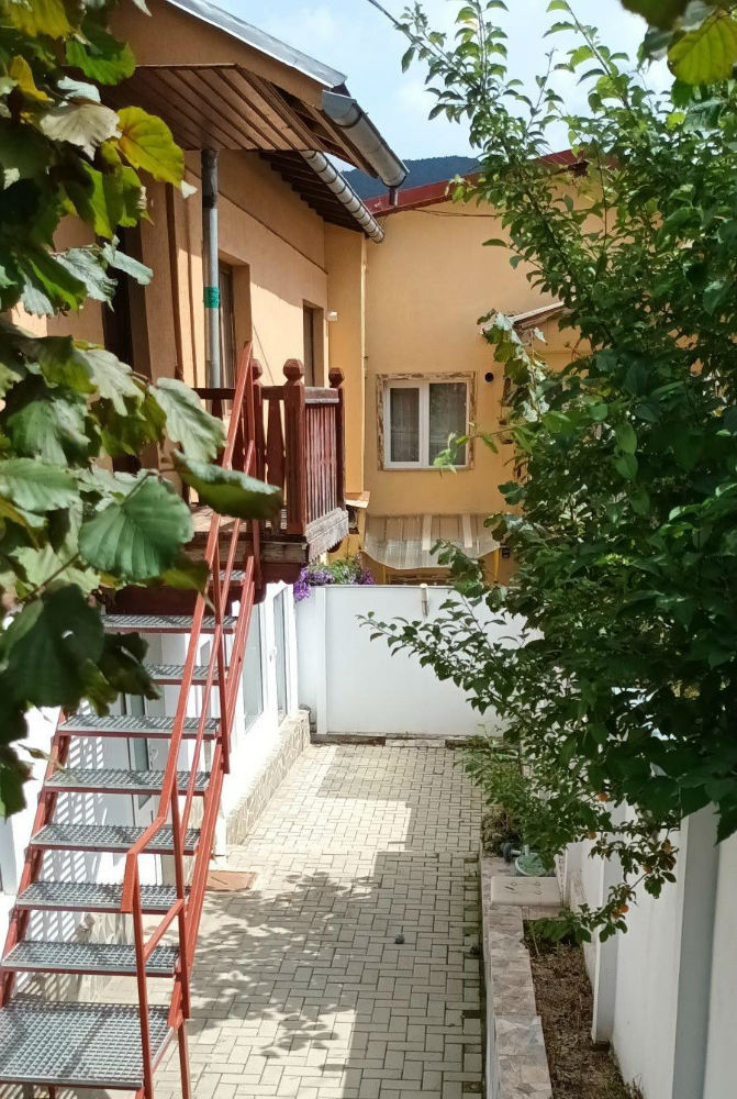 poza BUSTENI, APARTAMENT 2 CAMERE 80 mp,  Parter, STRADA CUZA VODA. Zona Panoramic