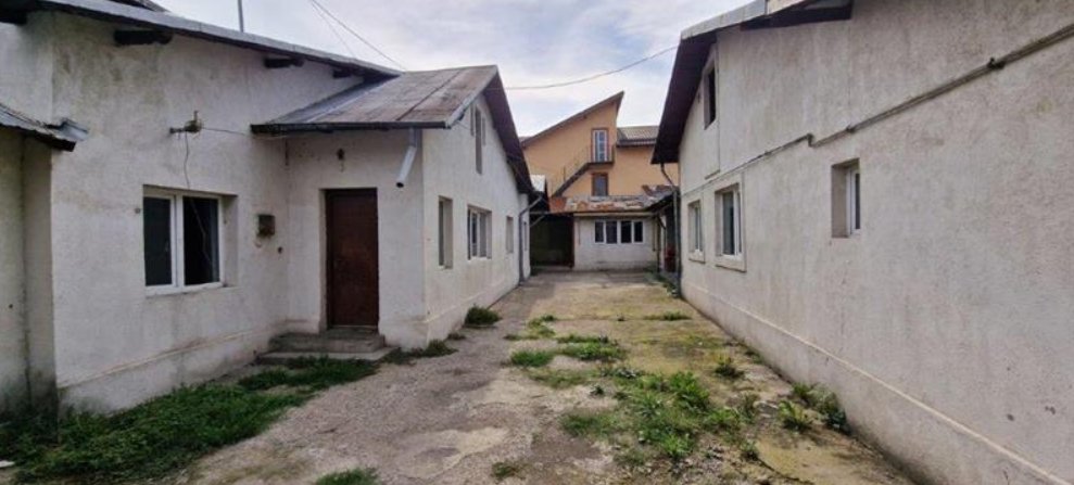 poza Casa + Teren-417 mp