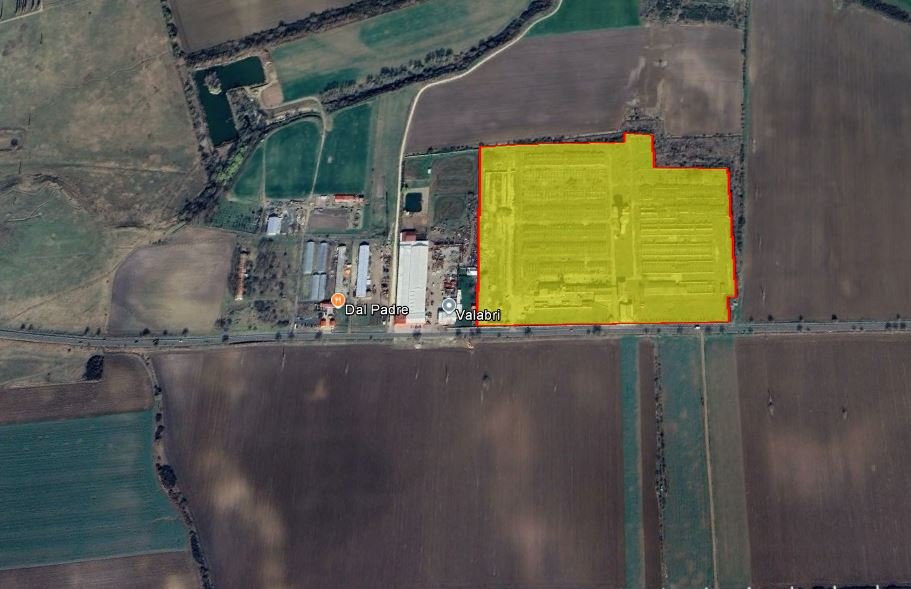 poza FELNAC - ARAD, Fosta ferma de vanzare - constructii dezafectate