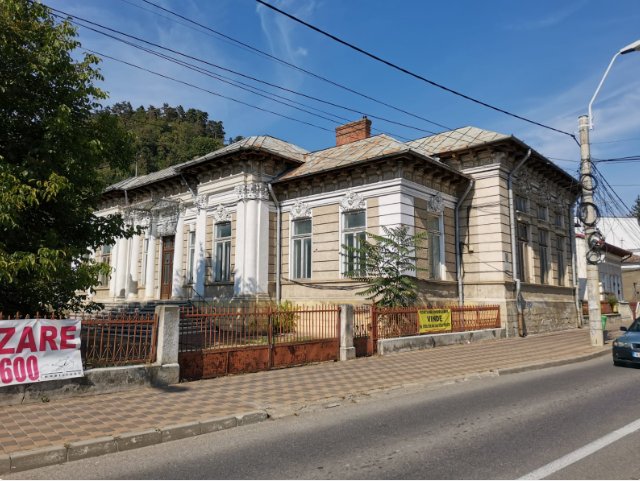 poza Vanzare Casa Armatei Piatra Neamt